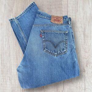 34x32 Levi’s Classic 501 Button-Fly Straight Leg Broken-In Blue Tag 38x38